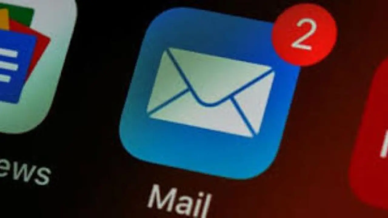 «لو أنشأت حساباً مزيفاً ستُحاسب».. ما عقوبة إنشاء بريد إلكتروني وهمي؟